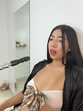Snapshot of cherry_skinnyy_ chatting on 07-25-26, 01:35 cherry skinnyy online show from 07-25-26, 01:35