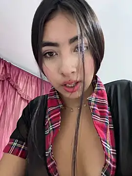 Snapshot of cherry_skinnyy_ chatting on 07-01-26, 12:11 cherry skinnyy online show from 07-01-26, 12:11