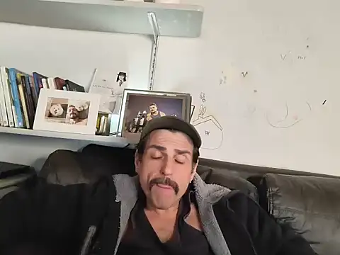Snapshot of BrunoAlphaBR chatting on 07-09-26, 10:48 BrunoAlphaBR online show from 07-09-26, 10:48