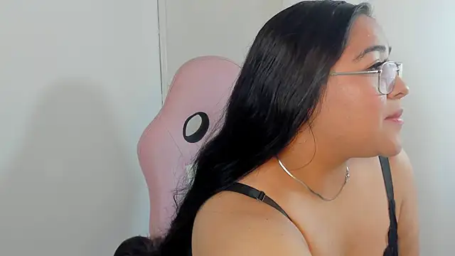Snapshot of KimmyBellari chatting on 06-21-26, 03:34 KimmyBellari online show from 06-21-26, 03:34
