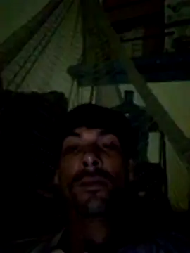 Snapshot of Dnyelguevara92 chatting on 06-20-26, 07:24 Dnyelguevara92 online show from 06-20-26, 07:24