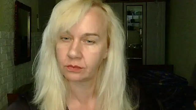 Snapshot of Ravelynni chatting on 07-12-26, 01:56 Ravelynni online show from 07-12-26, 01:56