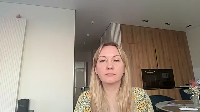 Snapshot of Dorielle chatting on 06-24-26, 02:37 Dorielle online show from 06-24-26, 02:37