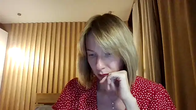 Snapshot of Deloriada chatting on 07-10-26, 04:07 Deloriada online show from 07-10-26, 04:07