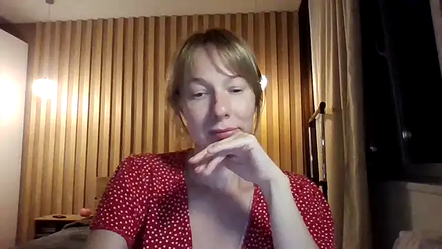 Snapshot of Deloriada chatting on 07-14-26, 04:02 Deloriada online show from 07-14-26, 04:02