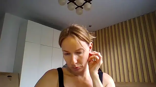 Snapshot of Deloriada chatting on 08-08-26, 09:05 Deloriada online show from 08-08-26, 09:05
