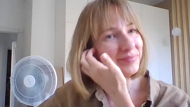 Snapshot of Deloriada chatting on 06-24-26, 08:35 Deloriada online show from 06-24-26, 08:35