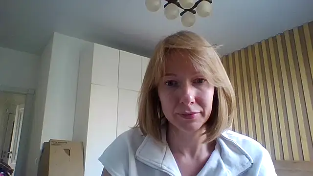 Snapshot of Deloriada chatting on 07-20-26, 10:39 Deloriada online show from 07-20-26, 10:39
