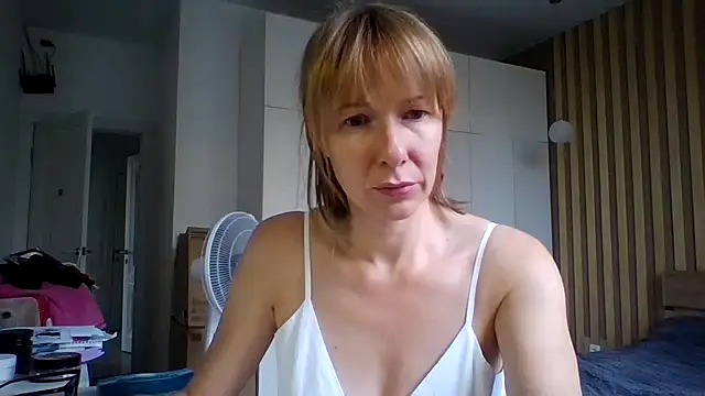 Snapshot of Deloriada chatting on 07-24-26, 08:10 Deloriada online show from 07-24-26, 08:10