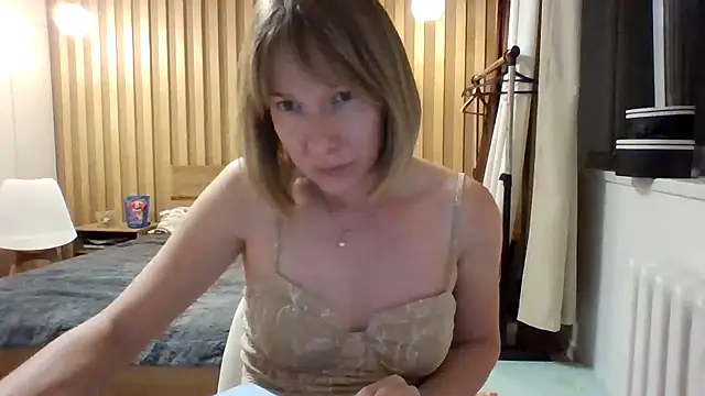 Snapshot of Deloriada chatting on 06-26-26, 04:02 Deloriada online show from 06-26-26, 04:02