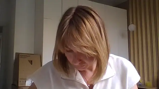 Snapshot of Deloriada chatting on 07-05-26, 10:22 Deloriada online show from 07-05-26, 10:22