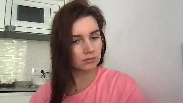 Snapshot of Ziretta chatting on 06-20-26, 05:29 Ziretta online show from 06-20-26, 05:29