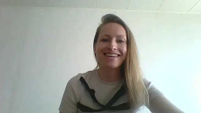 Snapshot of Nimetta chatting on 07-07-26, 10:52 Nimetta online show from 07-07-26, 10:52