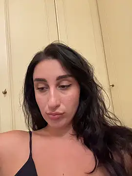 Snapshot of _Elina_ chatting on 06-23-26, 10:35 Elina online show from 06-23-26, 10:35