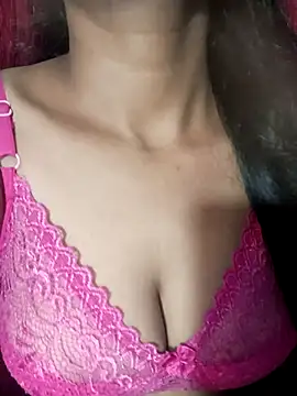 Snapshot of Naughty_kavaya chatting on 06-23-26, 04:05 Naughty kavaya online show from 06-23-26, 04:05