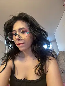 Snapshot of Vi_anayaa chatting on 08-04-26, 01:37 Vi anayaa online show from 08-04-26, 01:37