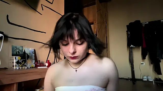 Snapshot of Reeegina chatting on 06-23-26, 04:27 Reeegina online show from 06-23-26, 04:27
