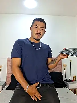 Snapshot of BrunoSilva_ chatting on 06-27-26, 12:11 BrunoSilva online show from 06-27-26, 12:11