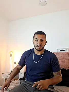 Snapshot of BrunoSilva_ chatting on 08-01-26, 03:32 BrunoSilva online show from 08-01-26, 03:32