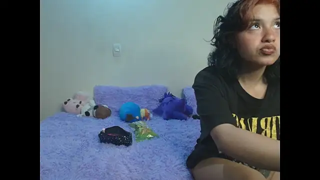 Snapshot of Sara_lve1 chatting on 06-23-26, 03:48 Sara lve1 online show from 06-23-26, 03:48