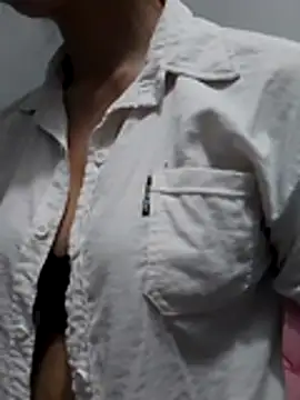 Snapshot of Ola_sexyy chatting on 07-23-26, 01:08 Ola sexyy online show from 07-23-26, 01:08