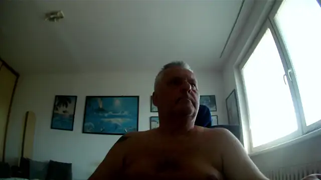 Snapshot of Robert_SK1 chatting on 06-21-26, 12:22 Robert SK1 online show from 06-21-26, 12:22