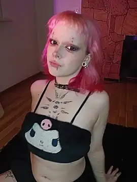 Snapshot of meow_nicole chatting on 06-24-26, 05:44 meow nicole online show from 06-24-26, 05:44