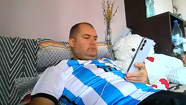 Snapshot of CristianDaniel78 chatting on 08-07-26, 04:40 CristianDaniel78 online show from 08-07-26, 04:40