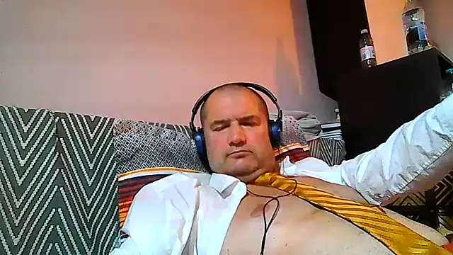 Snapshot of CristianDaniel78 chatting on 08-02-26, 05:43 CristianDaniel78 online show from 08-02-26, 05:43