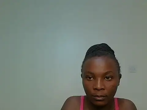 Snapshot of Queenn_vee chatting on 06-23-26, 12:36 Queenn vee online show from 06-23-26, 12:36