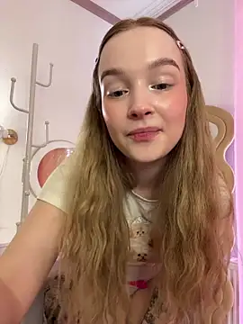 Snapshot of Mimi_Land chatting on 06-22-26, 01:08 Mimi Land online show from 06-22-26, 01:08