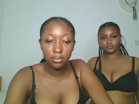 Snapshot of thickminah chatting on 06-22-26, 04:48 thickminah online show from 06-22-26, 04:48