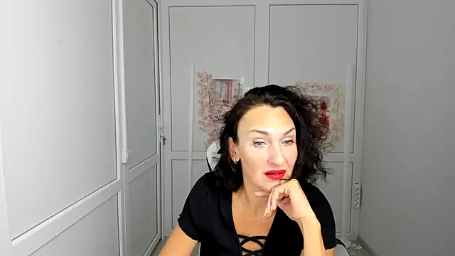 OliviaKateee online show from 07-03-26, 06:09
