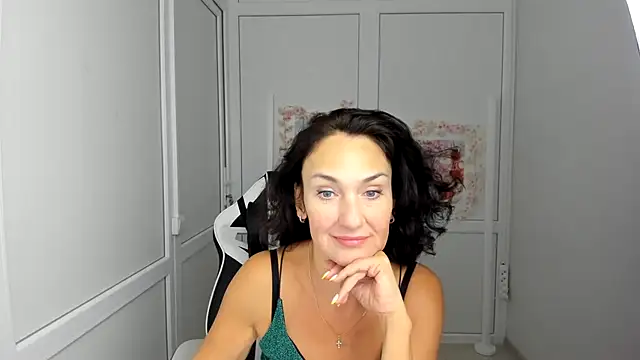 OliviaKateee online show from 07-06-26, 12:23
