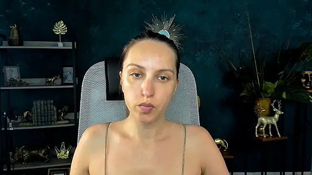 Snapshot of ErinWise chatting on 07-22-26, 08:27 ErinWise online show from 07-22-26, 08:27