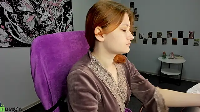 Snapshot of Velvet-Flame chatting on 07-22-26, 02:46 Velvet-Flame online show from 07-22-26, 02:46