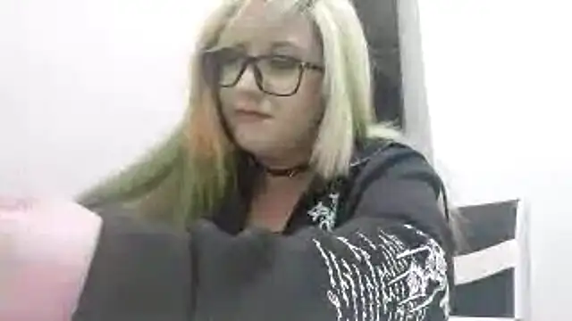 Snapshot of FeliniKatechini chatting on 06-29-26, 09:14 FeliniKatechini online show from 06-29-26, 09:14