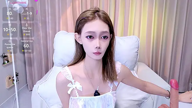 Snapshot of YangYang-0805 chatting on 06-25-26, 05:05 YangYang-0805 online show from 06-25-26, 05:05