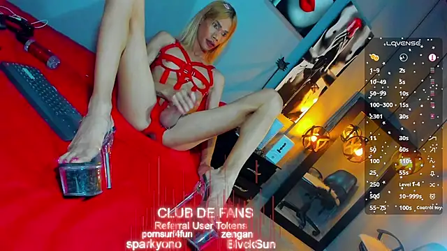 Snapshot of love_amor_ chatting on 01-26-25, 05:34 love amor online show from 01-26-25, 05:34
