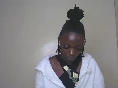 Snapshot of Elsie_1 chatting on 07-25-26, 08:00 Elsie 1 online show from 07-25-26, 08:00
