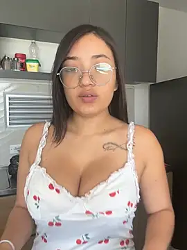 Snapshot of Gatita4654 chatting on 06-22-26, 04:48 Gatita4654 online show from 06-22-26, 04:48