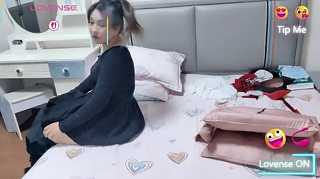 cutelyyyx online show from 07-14-26, 04:02