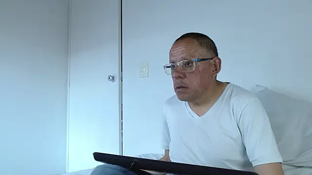 AlekNoir online show from 06-25-26, 10:04
