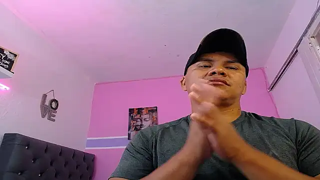 fuego moro online show from 06-24-26, 06:50
