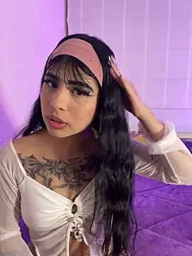 Snapshot of -Brittanny chatting on 08-01-26, 02:53 -Brittanny online show from 08-01-26, 02:53