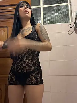 Snapshot of -Brittanny chatting on 07-05-26, 02:05 -Brittanny online show from 07-05-26, 02:05