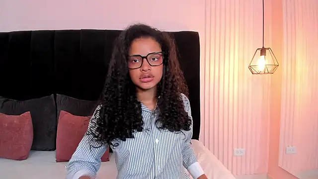 Snapshot of estefa_rose chatting on 07-06-26, 04:31 estefa rose online show from 07-06-26, 04:31