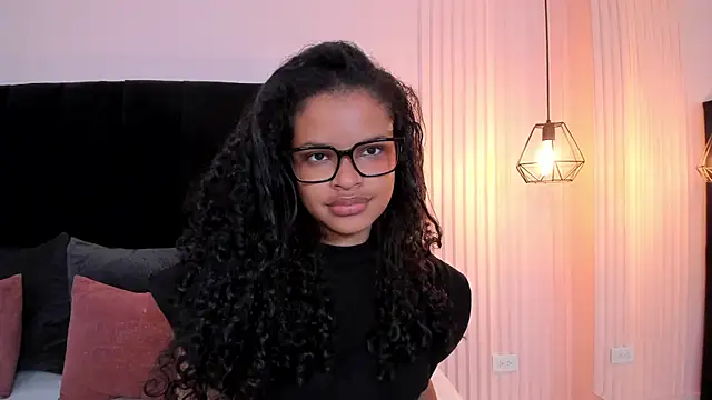 Snapshot of estefa_rose chatting on 07-07-26, 05:49 estefa rose online show from 07-07-26, 05:49