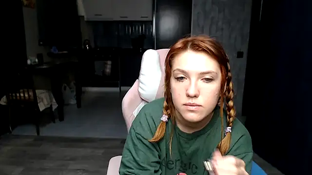 Reginasmilee online show from 10-15-25, 11:24