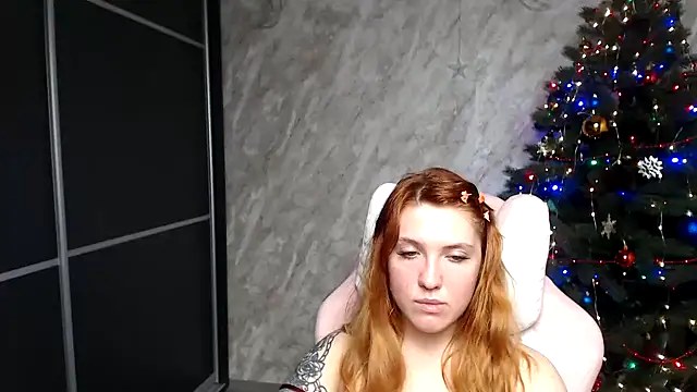 Reginasmilee online show from 12-21-25, 01:13